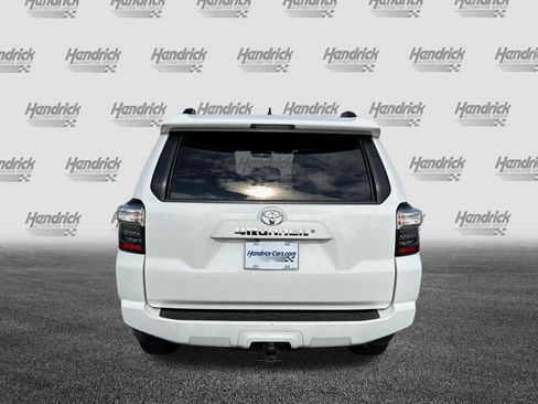 Used 2019 Toyota 4Runner SR5 AWD/4WD image 9
