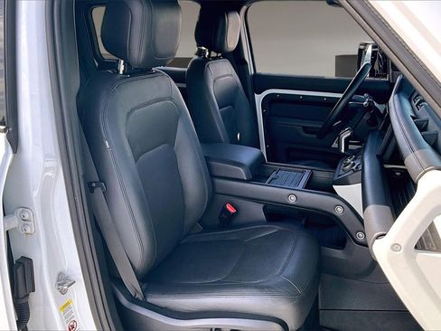 Certified 2023 Land Rover Defender 110 SE image 27