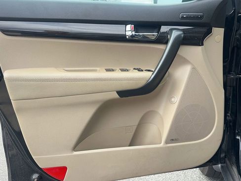 Used 2013 Kia Sorento EX w/ Premium Plus Pkg image 10