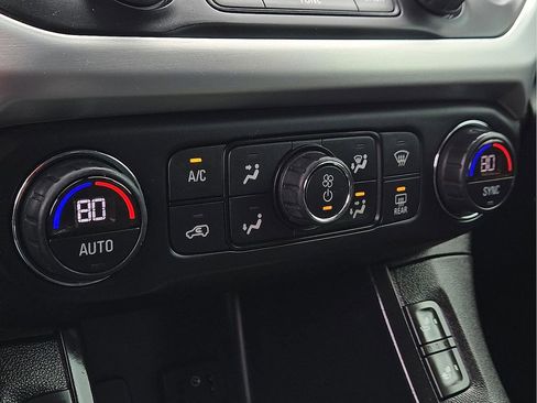 Used 2019 GMC Acadia SLT image 18