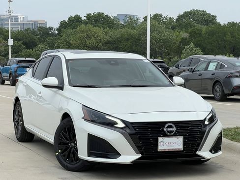 New 2026 Nissan Altima 2.5 SV w/ SV Special Edition Package FWD image 2