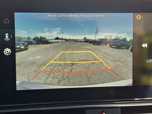 Used 2023 Hyundai Elantra SEL w/ Convenience Package FWD image 19