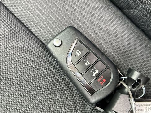 Used 2025 Toyota Corolla LE image 18