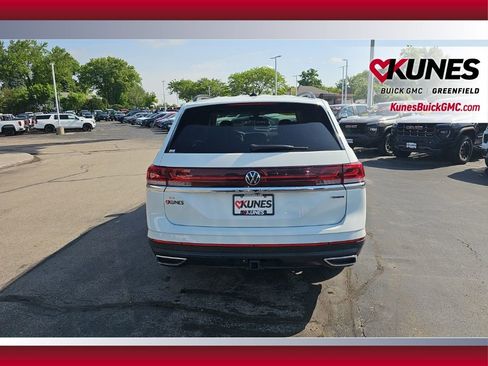 Used 2025 Volkswagen Atlas SE AWD/4WD image 4