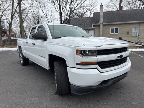 Used 2019 Chevrolet Silverado 1500 Custom w/ Custom Convenience Package image 4