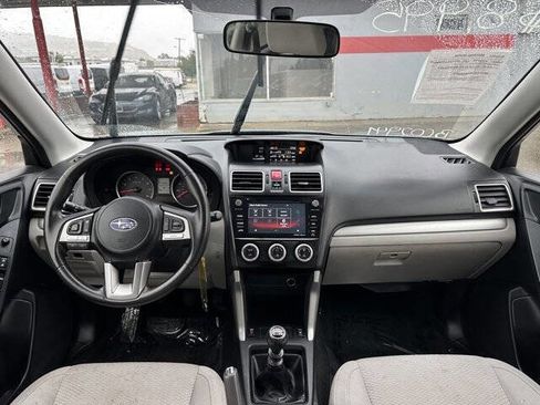 Used 2017 Subaru Forester 2.5i Premium image 19