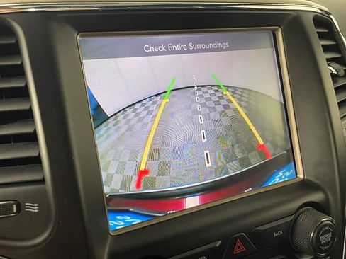 Used 2016 Jeep Grand Cherokee Limited AWD/4WD image 10
