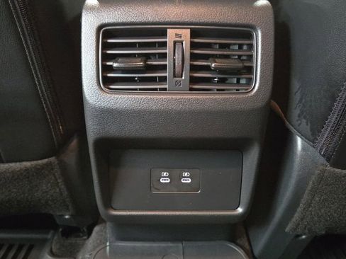 Used 2025 Nissan Rogue SV AWD/4WD image 19