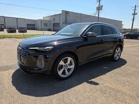 Certified 2025 Audi Q5 Prestige image 1