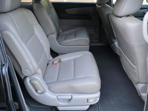 Used 2013 Honda Odyssey Touring Elite image 16