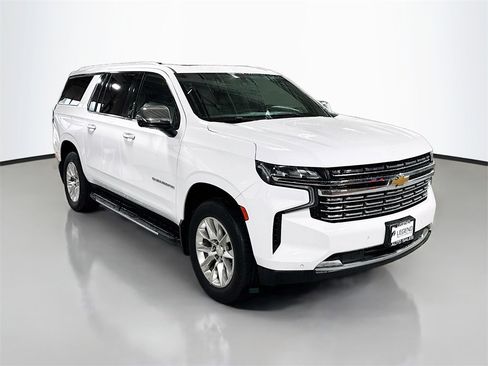 Used 2021 Chevrolet Suburban Premier image 3
