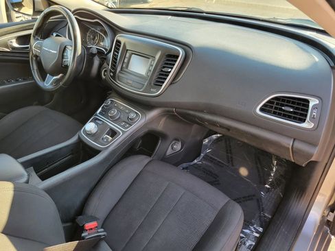 Used 2015 Chrysler 200 Limited w/ Convenience Group image 19