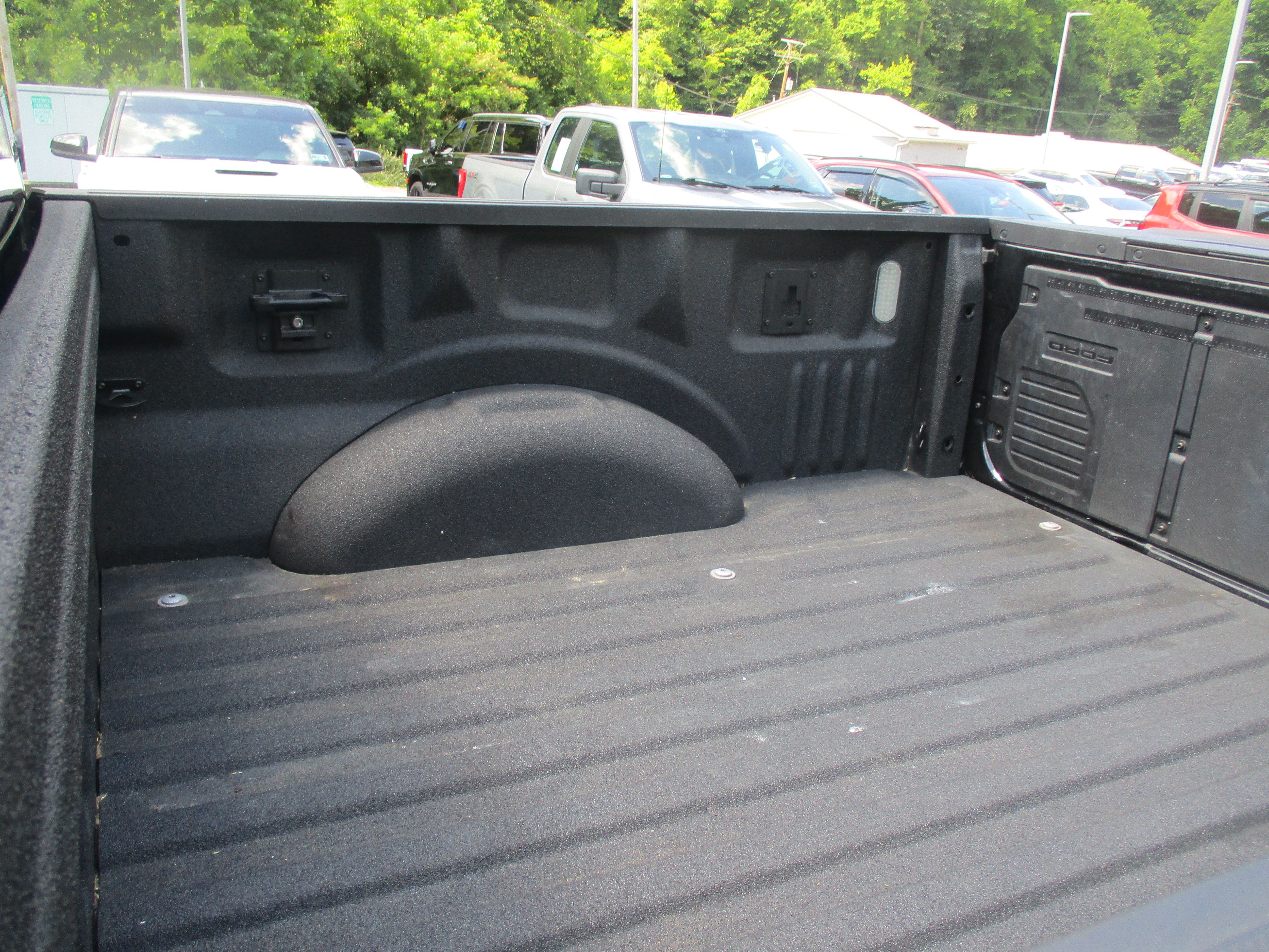 Used 2022 Ford F150 Raptor w/ Raptor 37 Performance Package AWD/4WD image 13