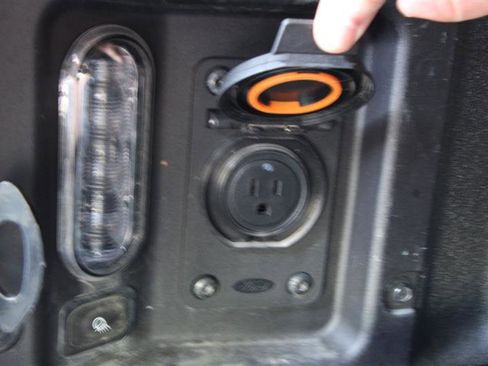 Used 2022 Ford Maverick Lariat w/ Lariat Luxury Package image 25