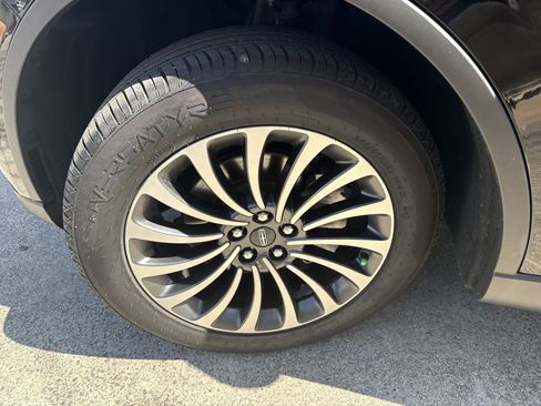 Used 2022 Lincoln Aviator Reserve w/ Equipment Group 201A image 11