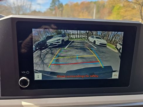 Used 2024 Toyota Tacoma TRD Off-Road image 6