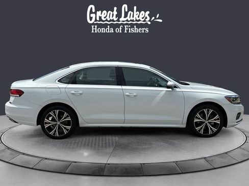 Used 2021 Volkswagen Passat 2.0T SE FWD image 6
