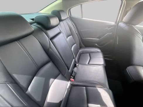 Used 2018 MAZDA MAZDA3 Touring FWD image 17