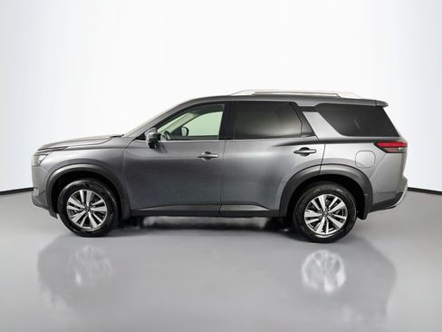 Used 2025 Nissan Pathfinder SL AWD/4WD image 8