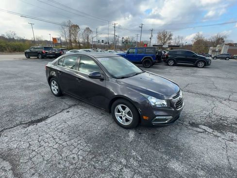 Used 2016 Chevrolet Cruze LT w/ Sun And Sound Package image 2