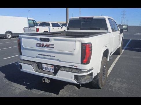 Used 2024 GMC Sierra 2500 AT4 w/ AT4 Preferred Package AWD/4WD image 4