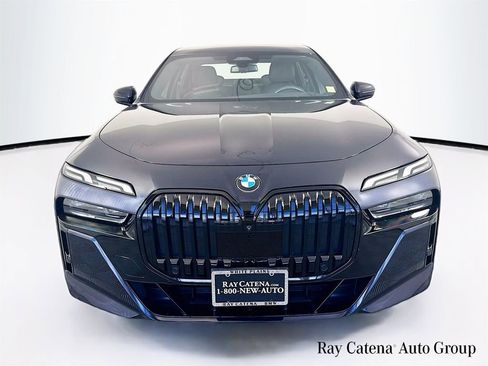 Used 2024 BMW 740i xDrive w/ Premium Package AWD/4WD image 2