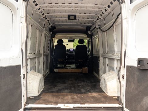 Used 2023 RAM ProMaster 2500 FWD image 4