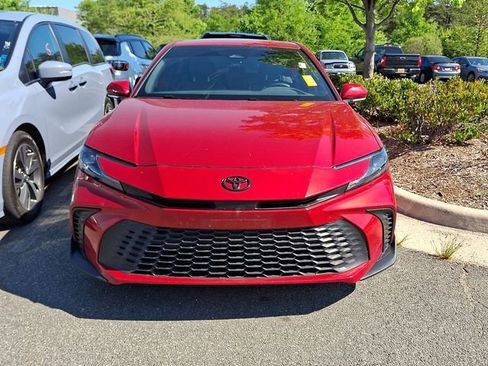 Used 2025 Toyota Camry SE w/ Convenience Package FWD image 3