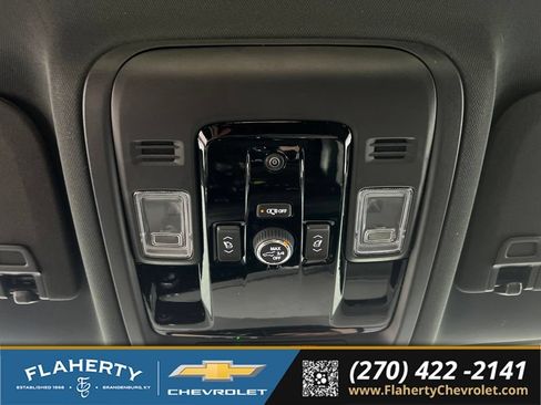 Used 2026 Chevrolet Suburban LT w/ Comfort Package AWD/4WD image 35