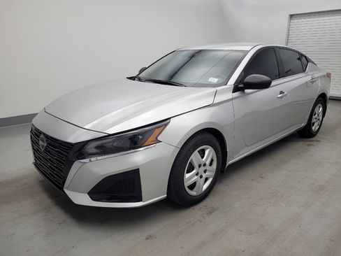 Used 2024 Nissan Altima 2.5 S FWD image 2