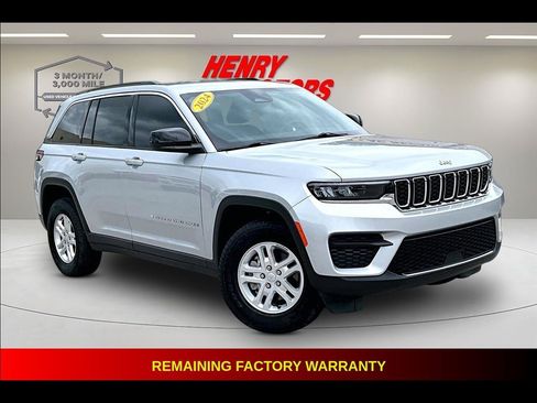 Used 2024 Jeep Grand Cherokee Laredo AWD/4WD image 1