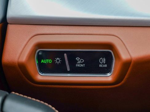 Used 2019 Lamborghini Urus Base image 53