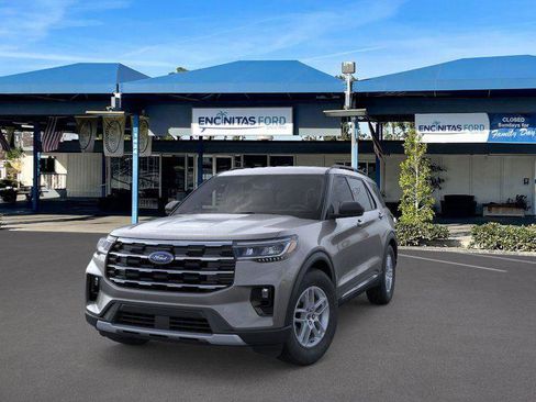 New 2025 Ford Explorer Active w/ Active Comfort Package image 2