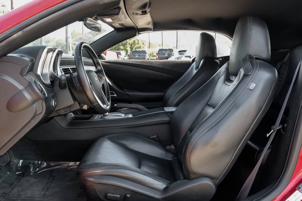 Used 2015 Chevrolet Camaro LT RWD image 32