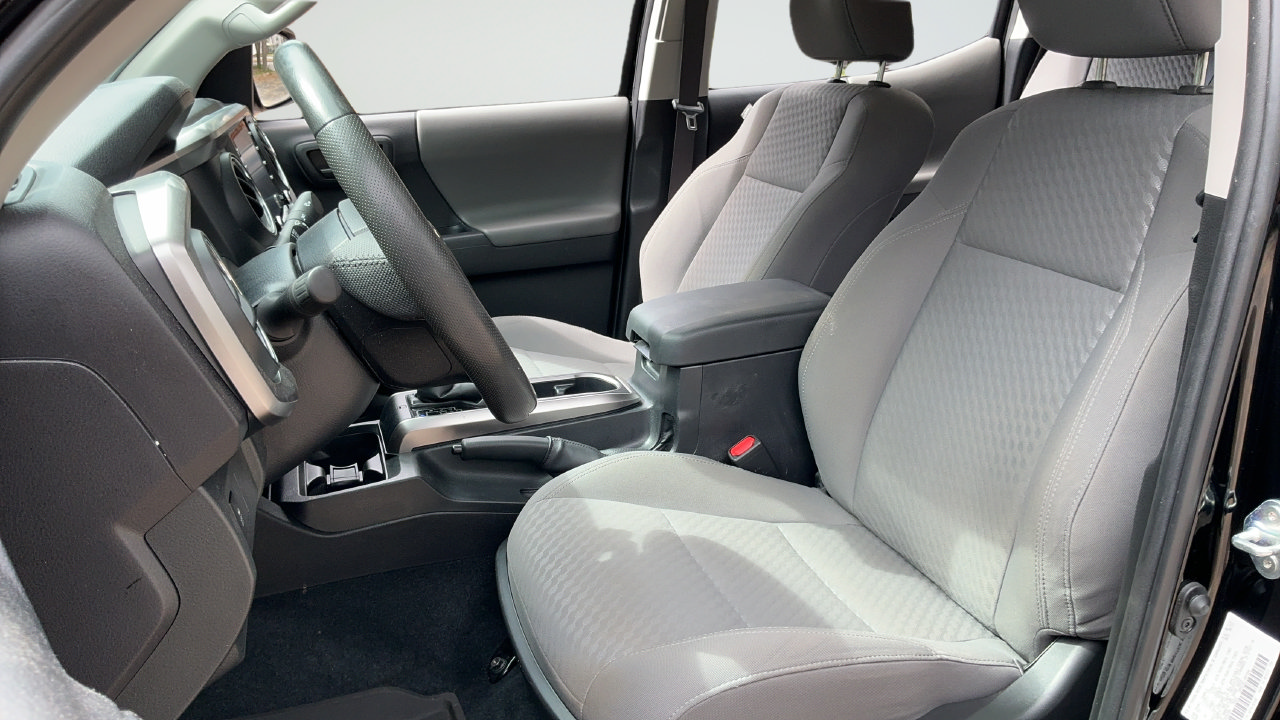 Used 2023 Toyota Tacoma SR5 RWD image 17