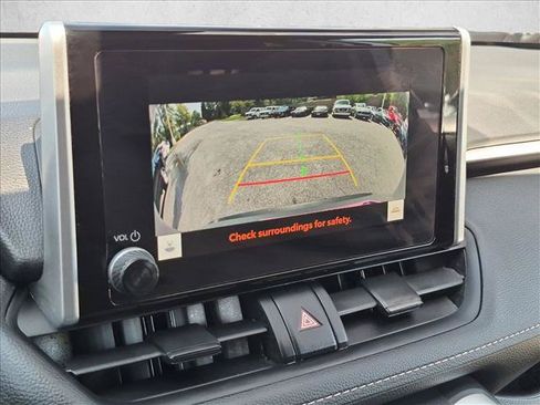 Used 2025 Toyota RAV4 XLE AWD/4WD image 13