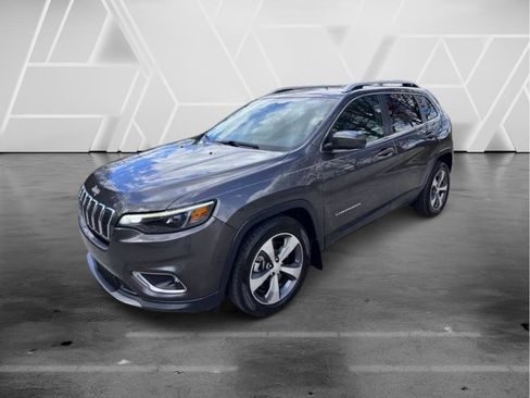 Used 2019 Jeep Cherokee Limited w/ Luxury Group FWD image 2