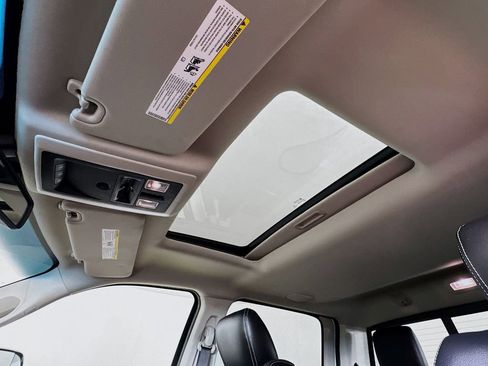 Used 2014 RAM 1500 Laramie w/ Convenience Group image 18