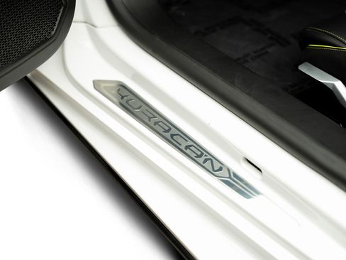 Used 2020 Lamborghini Huracan EVO RWD image 64