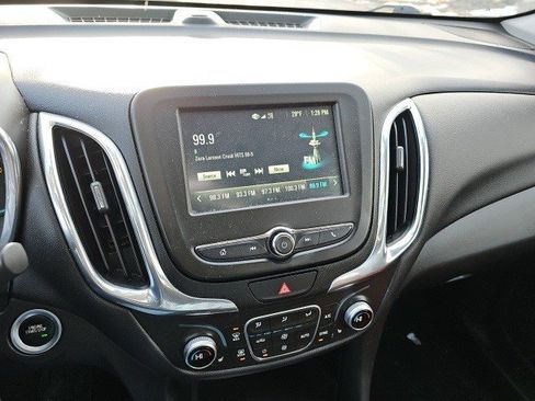 Used 2018 Chevrolet Equinox LT image 22