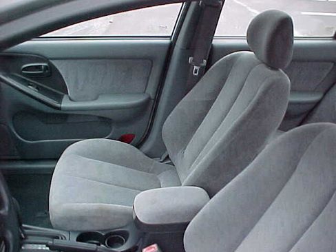Used 2005 Hyundai Elantra GLS image 8