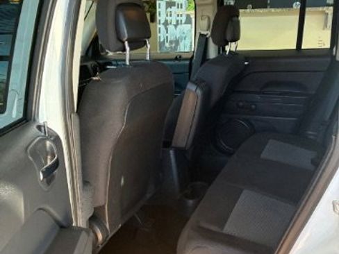 Used 2014 Jeep Patriot Sport image 20