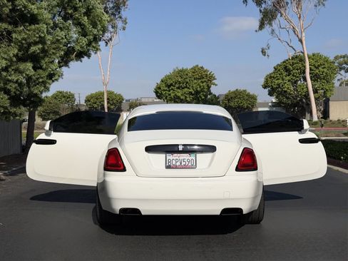 Used 2017 Rolls-Royce Wraith RWD image 12