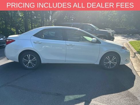 Used 2017 Toyota Corolla LE w/ LE Premium Package w/Moonroof FWD image 8