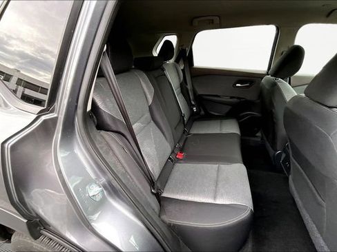 Used 2023 Nissan Rogue SV image 17