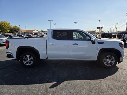 Used 2024 GMC Sierra 1500 SLT image 2