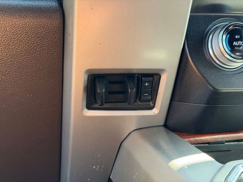 Used 2019 Ford F150 King Ranch w/ Equipment Group 601A Luxury AWD/4WD image 38