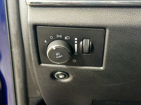 Used 2018 Jeep Grand Cherokee Limited AWD/4WD image 12