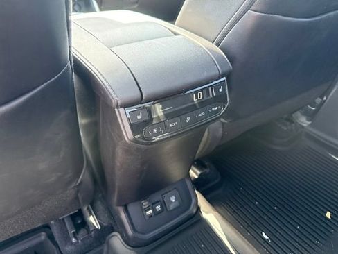 Used 2020 Toyota Highlander Platinum AWD/4WD image 18