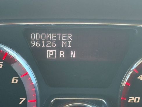 Used 2015 GMC Acadia Denali image 18